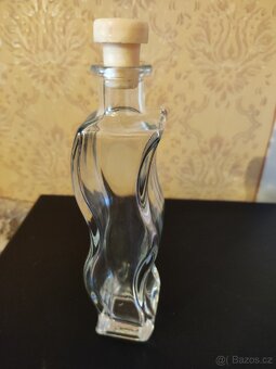 Skleněná miska a sklenice - 3