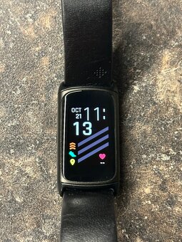 Chytrý náramek Fitbit Charge 6 černý - 3