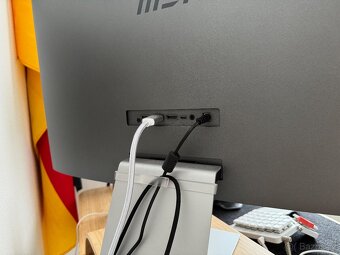 MSI MD271UL 4K - 3