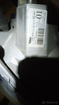 Prodám ORIGINÁL pravý přední světlomet TOYOTA YARIS I - 3