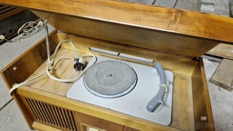 Elektronkové rádio Tesla Sonáta 1016A - 3