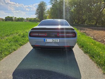 Dodge Challenger 5.7 Hemi NEHAVAROVANÉ - 3