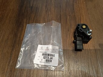Snímač výšky Citroën Peugeot 9641247280 5273J4 - 3