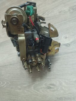 Vstřikovací čerpadlo na motor RD 28 - 3