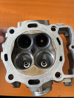 Prodám hlavu na KTM SXF450 2016-2018 - 3