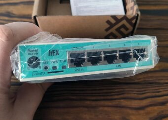 MikroTik RouterBOARD rb750Gr3 - 3