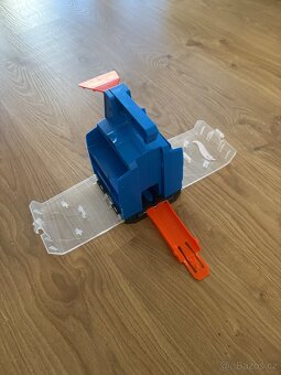 Hotwheels kufřík na 6 autíček - 3