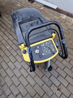 Mycí stroj Kärcher - 3