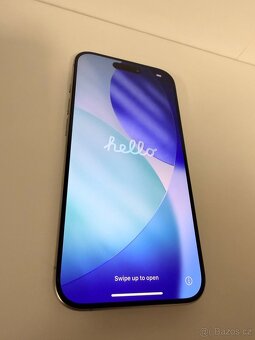 Apple iPhone 15 Pro - 3