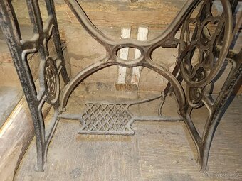 Singer šicí stroj na kůže - 3