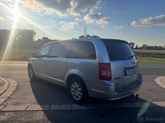 Chrysler Town Country 3,3 V6 RT 2009 DPH - 3