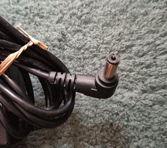 Nabíječka pro notebook 19V 3.42A 65W – funkční - 3