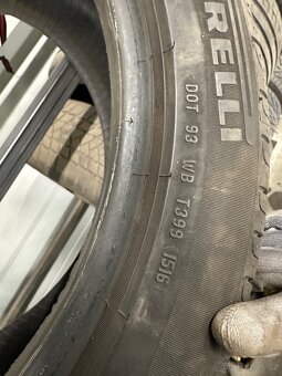 Pneu Pirelli 235/45R18 94W - 3