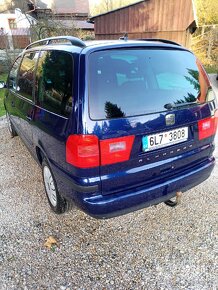Seat Alhambra 2.0 tdi 2008 bez koroze, teče řízení - 3