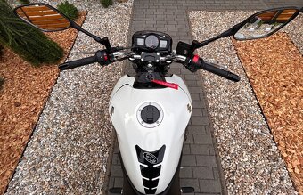 Suzuki GSR 600 - 3