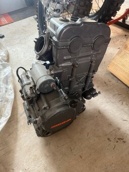 KTM DUKE/RC NÁHRADNÍ DÍLY MOTOR - 3