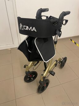 Chodítko s kolečky a brašnou DMA 101 - 3
