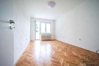Pronájem bytu 2+1 po kompletní rekonstrukci s balkónem na ul - 3