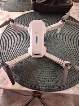 Nový dron s kamerou E88 Nova - 3