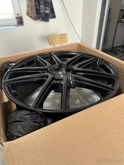 4x alu kola Platin P73 FullBlack 8x18 ET45 114.3 - 3