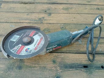 BOSCH GWS 24-230 J bruska kotoucova - 3