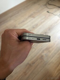 Samsung Galaxy Z Flip6 5G 12 GB / 256 GB - šedý - 3