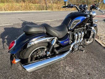 Triumph Rocket III Roadster - 3