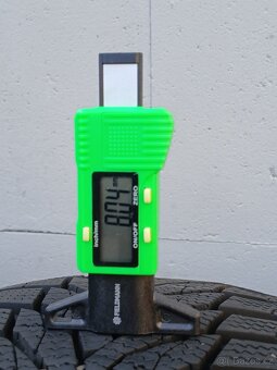 Pěkné zimní pneu Nexen Winguard Sport 215/45/17 vzorek 8mm - 3