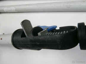 Teleskopická rozpěrná tyč starší za 100 kč. - 3