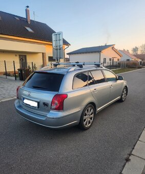 Toyota Avensis 2.2D Top Stav - 3