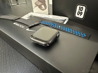 Apple Watch SE Nike Space Gray 44mm - 3