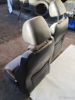 Škoda Fabia RS - přední sedadla - 3