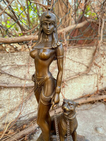 Bronzová socha - Kleopatra s panterem vanocni darek - 3