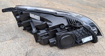 Levý přední LED světlomet Volvo V40, 32228479 - 3
