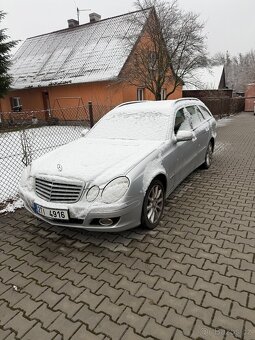 Mercedes-Benz E200 - 3