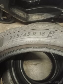 Gumy 235x45x18 - 3