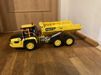Lego Technic Dumper Volvo 42114 - 3