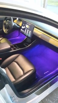 Tesla model 3 - 3