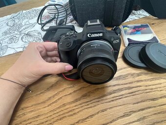 Canon EOS R50 Black + RF-S 18-45mm f - 3