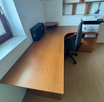 Pracovní PC stůl vč příslušenství - 3