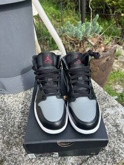 Jordan 1 Mid Shadow Red (GS) - 3