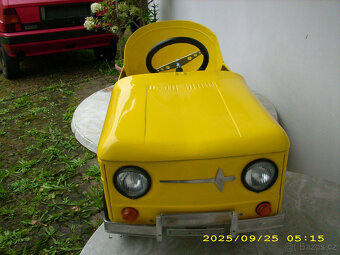 Dětské šlapací auričko Renault R 8 - 3