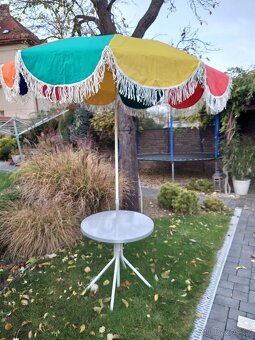 Zahradní stolek se slunečníkem - 3