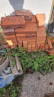 pálené cihly cca 3000ks plus ZDARMA tvárnice 100ks - 3