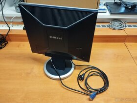 LCD monitor Samsung SyncMaster 940N 19" - 3