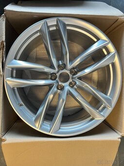 Originální alu disk Audi RS6 R21 4G0601025 - 3