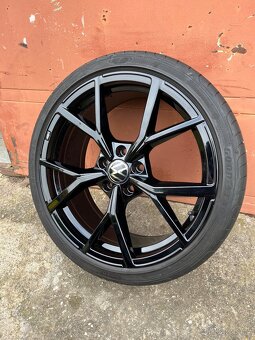 VW Golf 8 R GTI Top stav - 3