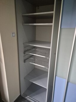 šatní skříň - 3