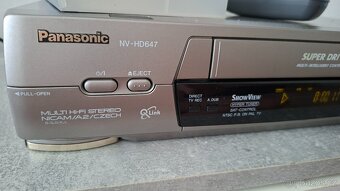 Videorekordér Panasonic NV HD647 + VHS kazety 41 ks. - 3