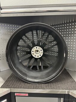 ORIGINAL ALU KOLA MERCEDES BENZ GLS AMG R23 - 3